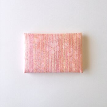 絹手染カード入れ（縦・ピンク系）の画像
