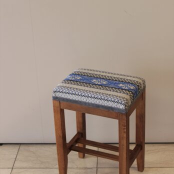 刺し子の椅子(ブルー)の画像