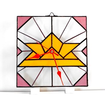 ステンドグラスの掛時計「折り紙折り柄のカブト」の画像
