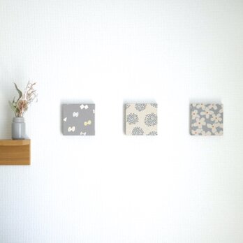 12x12cmちいさなファブリックパネル3点セット グレー【リボン+あじさい+スタンプフラワー】の画像