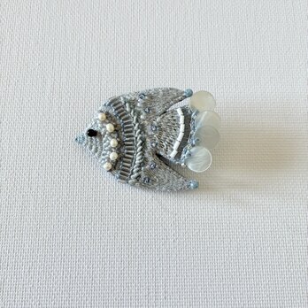 "Dull blue & gray bird"  再販ver 刺繍鳥ブローチ