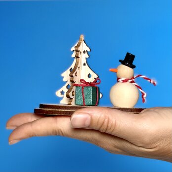 木製☆雪だるまの贈り物　クリスマス飾り オブジェの画像