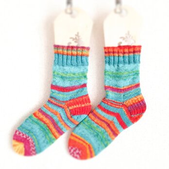 ウールの手編み靴下「沖縄の青と赤」の画像