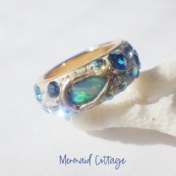 Gland Blue Opal Ring オパールとスワロフスキーのクレイリング☆ゴールドフレームBの画像