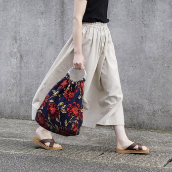 アフリカ布のリングハンドルバッグ（フラワー）大人可愛い お洒落