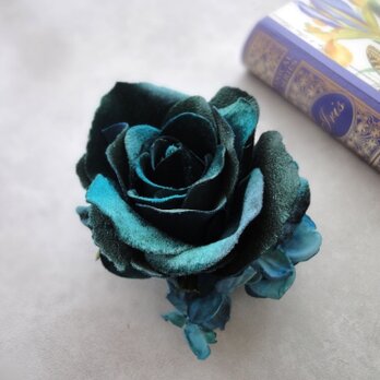 【限定数】大きな薔薇 フラワーコサージュ ■ Limited ■ ベロア素材 ブルーグリーンの画像