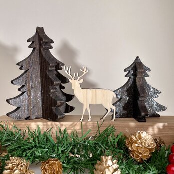 木製クリスマスオブジェ　森のトナカイ　無垢材のクリスマスツリーの画像