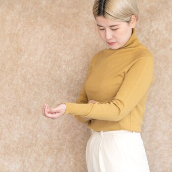 Organic Cotton無縫製タートルニットプルオーバー【山桃染め】の画像