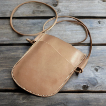 本革サドルレザーのシンプルショルダースマホポーチ【受注製作】