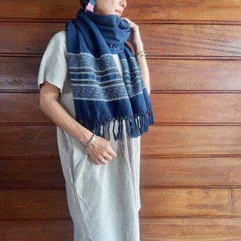 タイの手織りショール/ 草木染めコットン/ 1点もの/ 藍×グレー/ フェアトレードの画像
