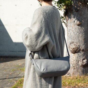 【長財布が入る】本革　2WAY　ショルダーバッグ　ワンショルダー　シュリンクレザー　軽量　牛革　グレー　牛革　ak-45csの画像