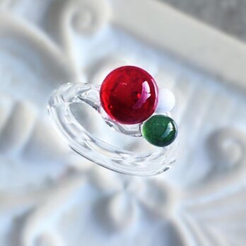 クリスマスカラーのガラスのリング　硝子の指輪　赤・白・緑　サイズオーダーOKの画像