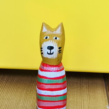 木彫りの犬の画像
