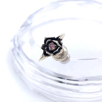 ピンクトルマリンをセットした薔薇ピアス