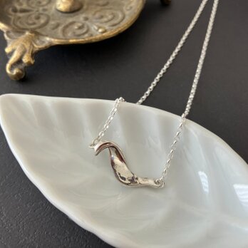 [two colors] necklace waveの画像