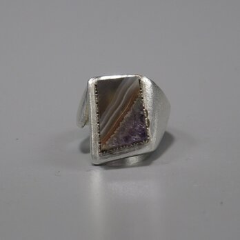 紫水晶のリングの画像