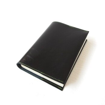 文庫本サイズ《カンガルーレザー》ブラック×ライム・一枚革のブックカバー・0613の画像