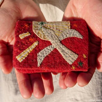カードケース・名刺入れ　太陽に飛ぶとり　～羊毛フェルト　インド綿　ブロックプリント　刺繍　パッチワークの画像