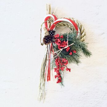 2023しめ縄飾り　松と南天・紅白の水引しめ縄のお正月飾り　お正月　しめ縄 玄関飾り　お祝い　新年の画像