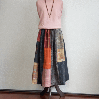 着物リメイク♪丈８０ｃｍ：色々な大島紬をパッチワークして作った6枚ハギスカート （裏地付き）の画像