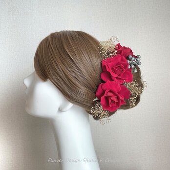 赤い薔薇とゴールドのカスミソウのヘッドドレス　ウェディング　ブライダル　結婚式　赤　薔薇　バラ　髪飾り　美女と野獣の画像