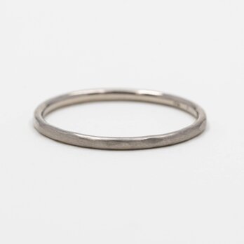 Matt Hammered Stacking Ring Medium WGの画像