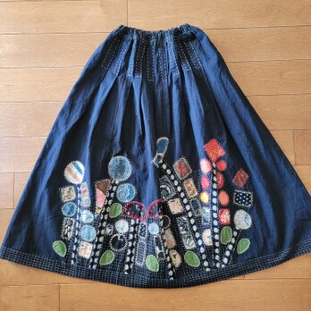 古布　手作り　藍無地　花アップリケ　スカートの画像