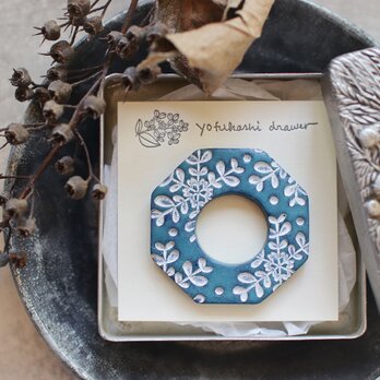 : : : 陶土の草花ブローチ : : : 1143