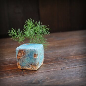 青色小窓サイコロ花瓶 no.3の画像