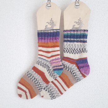 ウールの手編み靴下「山小屋」の画像
