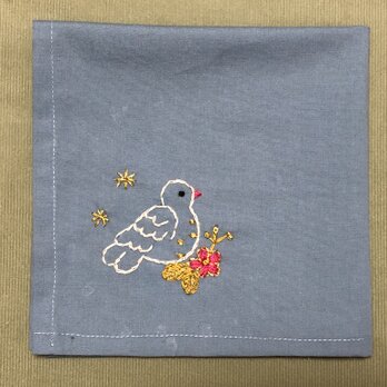 コットンの刺繍ハンカチ☆花と小鳥の画像