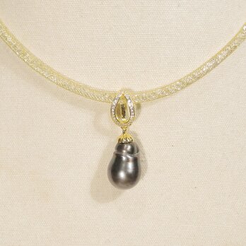 大粒の南洋真珠（黒蝶、バロック）のトップとガラスチェーンのネックレス（アジャスター、キュービックジルコニア）の画像