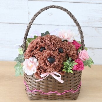 【トイプードル】ピンクの花 プリザーブドフラワー  バスケット カーネーション 犬 お供え 誕生日　ペット 花 プレゼントの画像