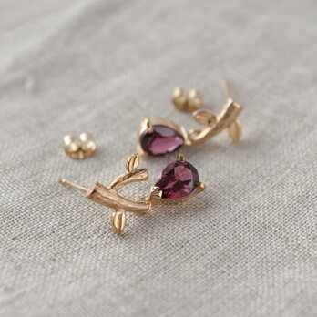 ★サンプルSale & 送料無料★ 1月の誕生石ガーネットの小枝ピアス
