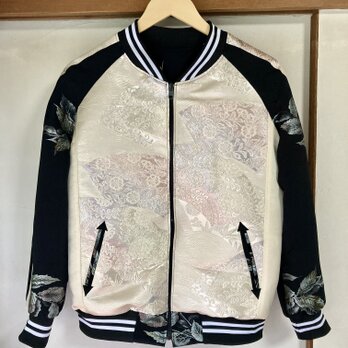 着物リメイクスカジャン　リバーシブル　銀糸　帯リメイク　留袖リメイク　レディースM〜Lの画像