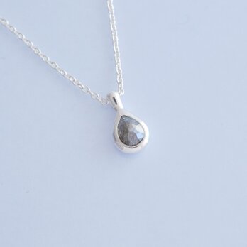 【純銀】ナチュラルダイヤモンドのネックレス　gray pear shapeの画像