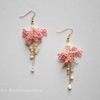 【受注製作】タティングの小花と雫玉のピアス〈桜〉の画像