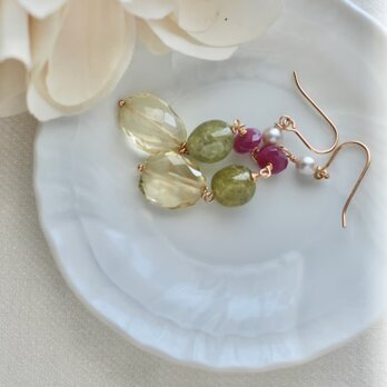 ルビーとペリドットのロングピアス Pistachio-p