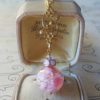 ヴィンテージ　淡いピンク･Goldフォイル･SWIRL薔薇　flower･Leafネックレスの画像