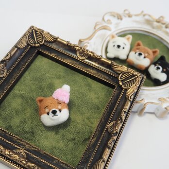 【受注製作】-冬限定-まゆ柴犬とニット帽ブローチ(赤柴・黒柴・白柴)羊毛フェルト