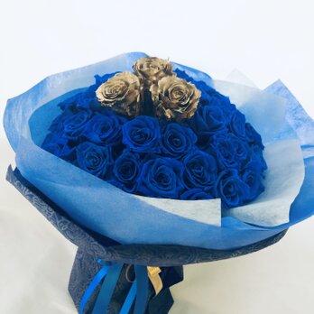 青薔薇とゴールドローズの50輪花束/プリザーブドフラワー奇跡の祝福/花束ラッピングの画像