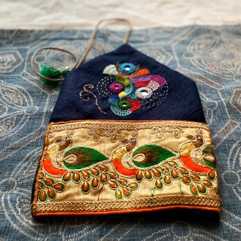 リネンとインド刺繍リボンのポーチ