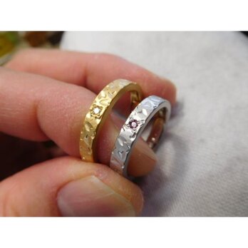 結婚指輪 k24純金 pt1000純プラチナ【鍛造】桜の槌目リング 3.5mm マット加工の画像