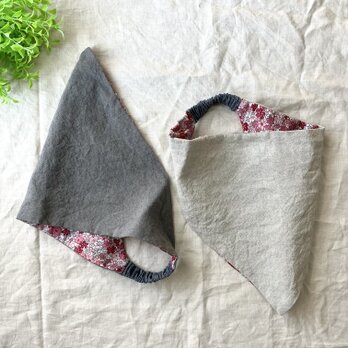 リバーシブル三角巾　大人用　ベルギーリネン（グレー）×花柄リネンの画像