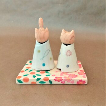 木と陶器でできた　ネコ雛人形　小　彩色有り【桜橘】　　の画像