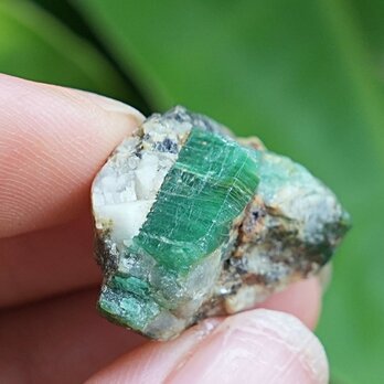 緑のカケラ★エメラルド原石s706の画像