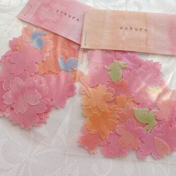 桜L・Mサイズ ほんのり透けるペーパーフレーク150枚　ピンク、コーラル系　クラフトパンチ　アルバムなどにの画像