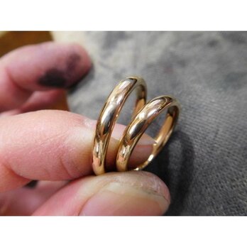結婚指輪 ゴールド 手作り【18金×鍛造】シンプル 甲丸リング 3.3mm 鏡面仕上げの画像