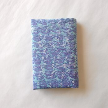 絹手染ブックカバー（文庫用・波・水色紫）の画像