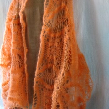 オレンジモヘア　大きい四角モチーフのかぎ針編みストールマフラーの画像